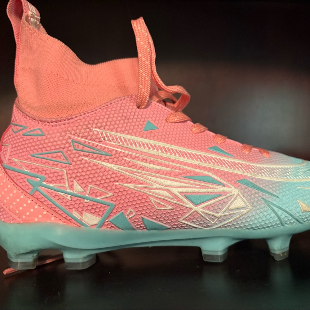 DISRATEBLU Pink and Blue Soccer Cleats